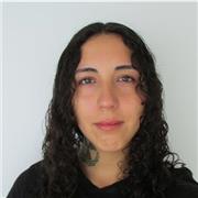 Licenciada en música y estudiante de pedagogía, dicta CLASES DE GUITARRA